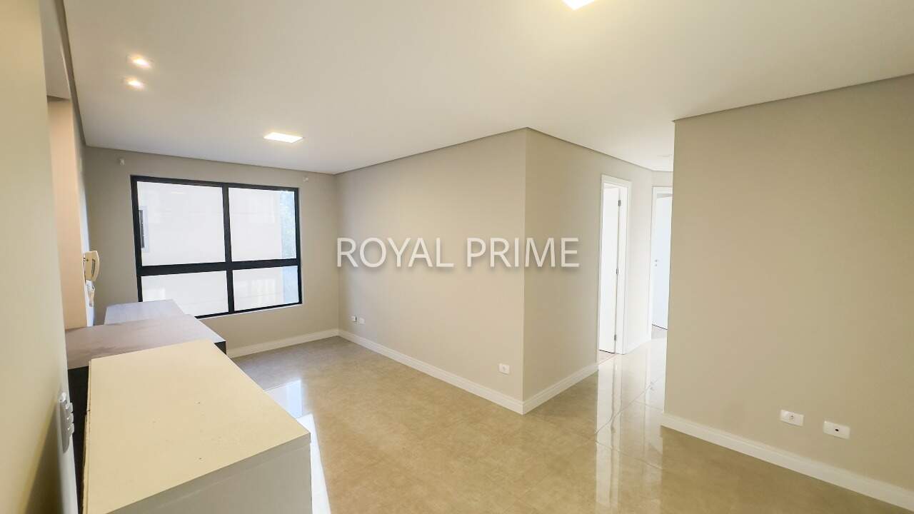 Apartamento Semi Mobiliado em Cond. Clube com 3 quartos e 2 vagas para locação - 71 m2 - Santo Inácio, Curitiba-PR miniatura 2