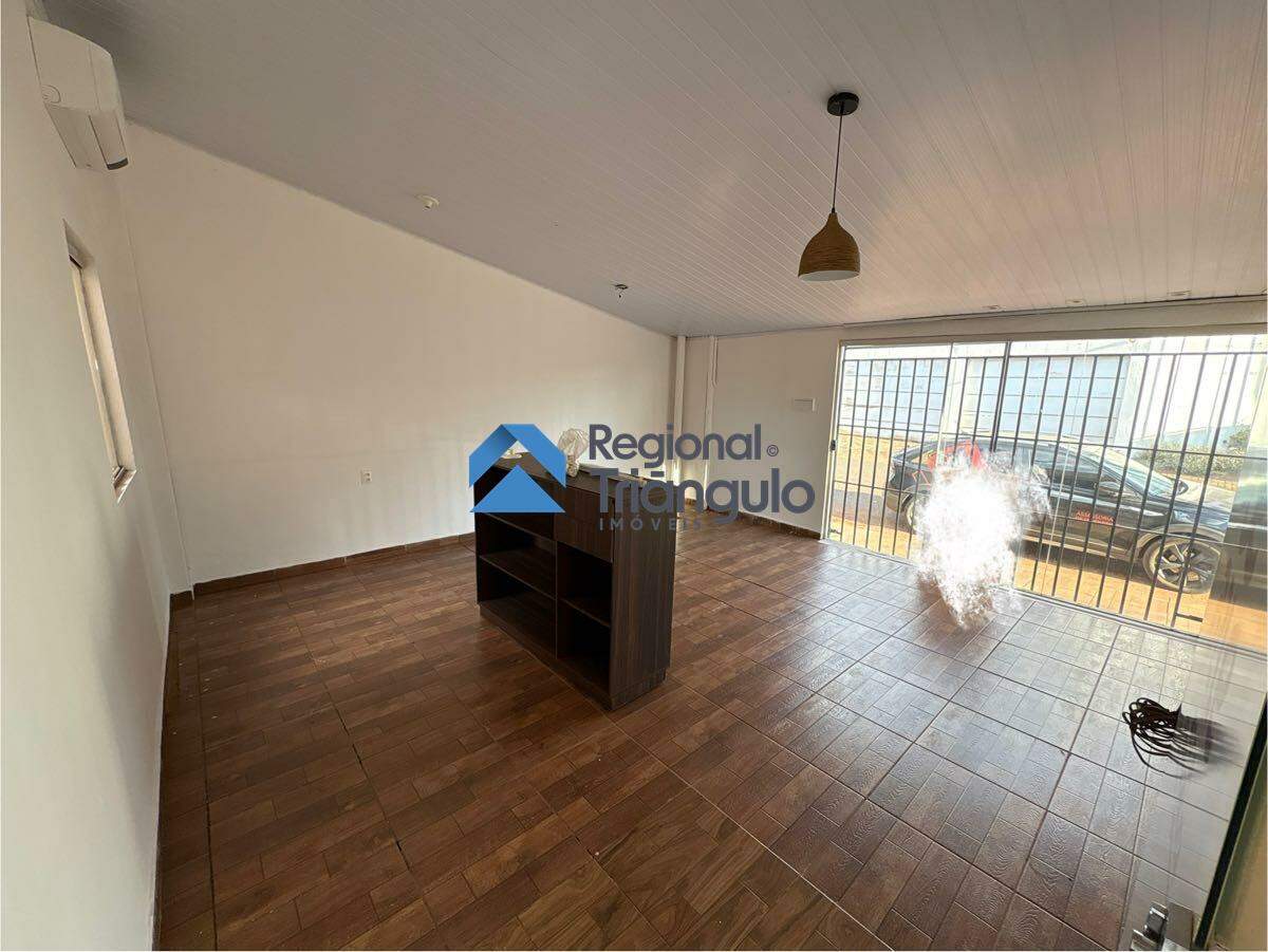 Casa para aluguel, 3 quartos, 1 vaga, Cidade Jardim - Itumbiara/GO