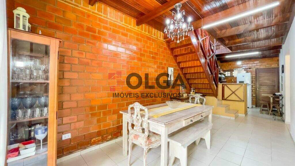 Casa à venda no bairro Santana: 