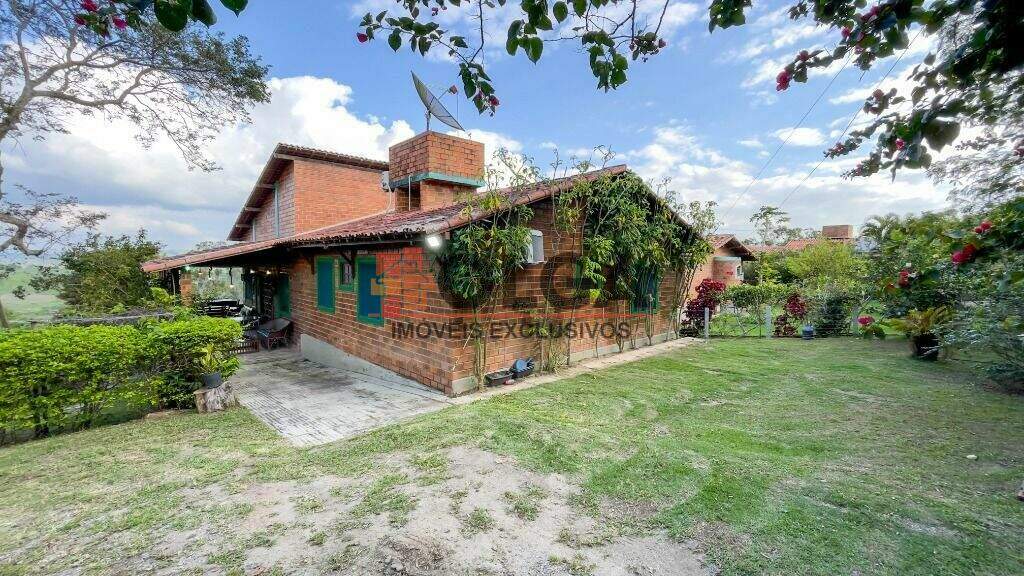 Casa à venda no bairro Cruzeiro: 