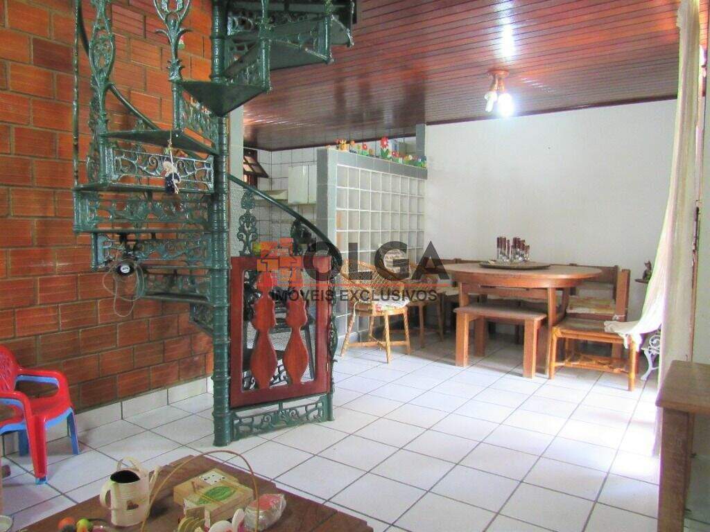 Casa à venda no bairro Santana: 