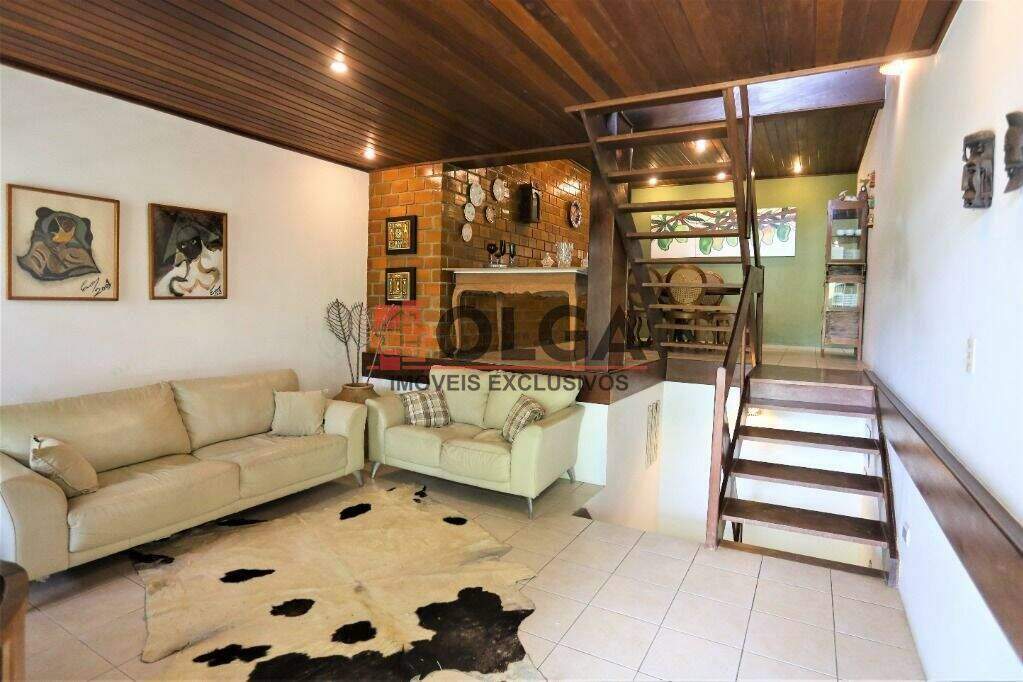 Casa à venda no bairro Alpes Suiços: 
