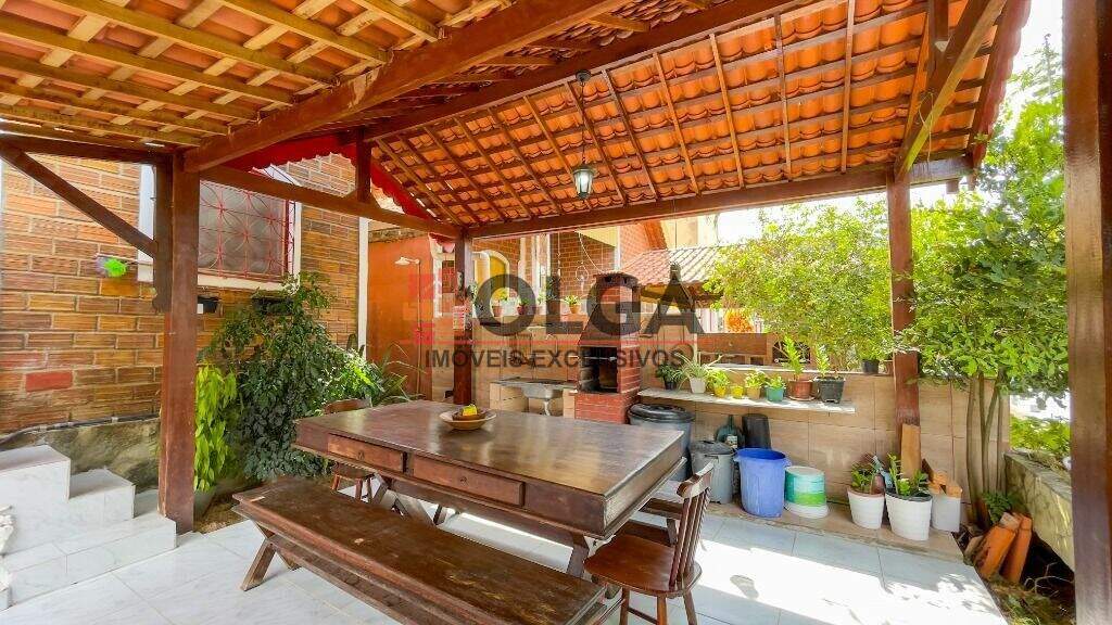 Casa à venda no bairro Santo Antônio: 