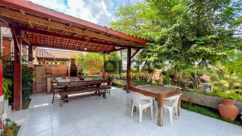 Casa à venda no bairro Santo Antônio: 