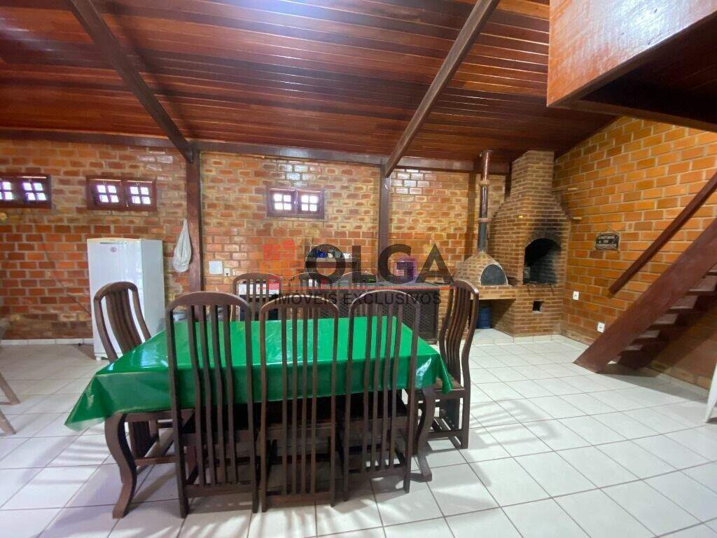 Casa à venda no bairro Santana: 