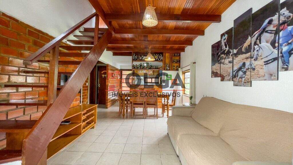 Casa à venda no bairro Santana: 