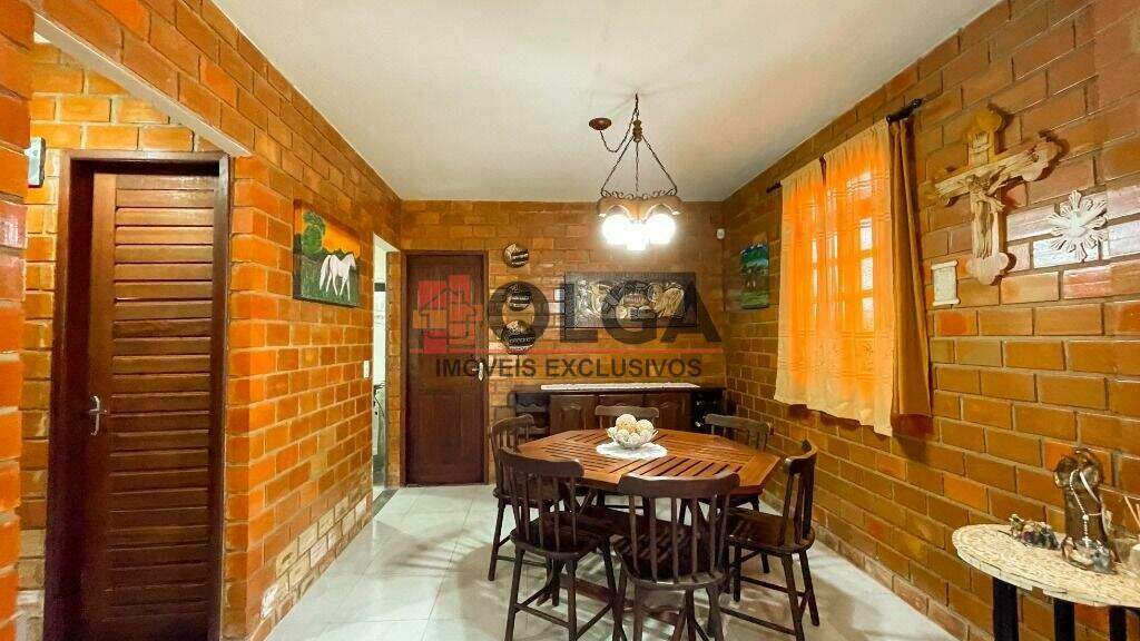 Casa à venda no bairro Santana: 