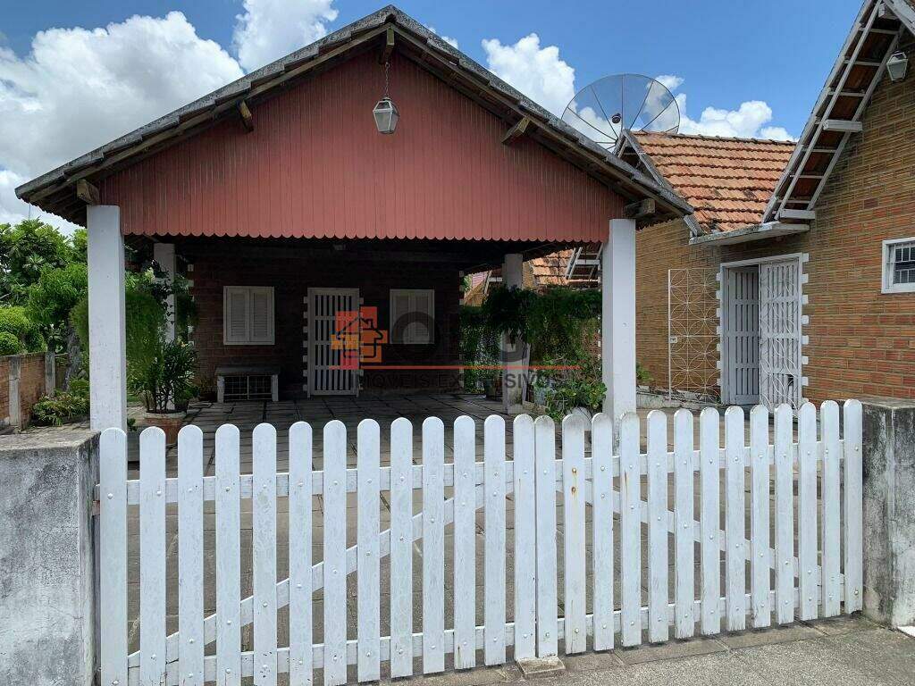 Casa à venda no bairro Novo Gravatá: 