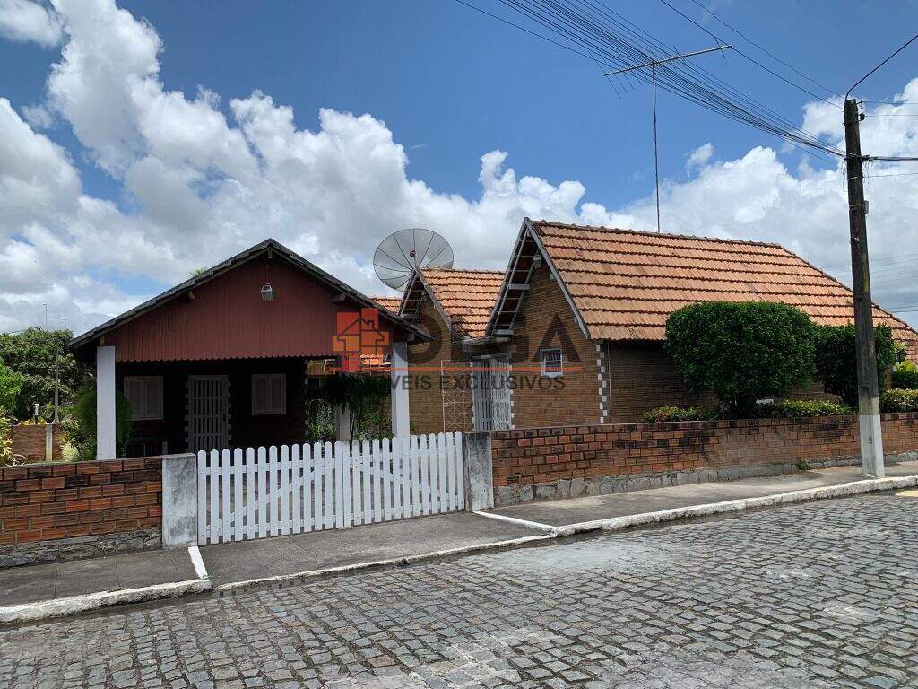 Casa à venda no bairro Novo Gravatá: 