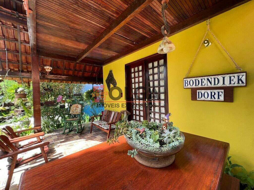 Casa à venda no bairro Santana: 