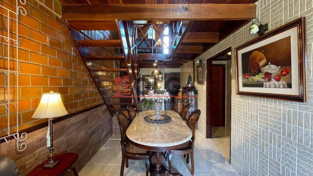 Casa à venda no bairro Santana: 