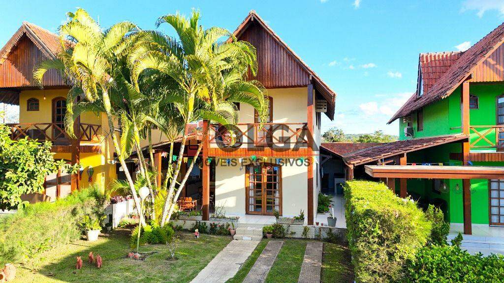 Casa à venda no bairro Santana: 