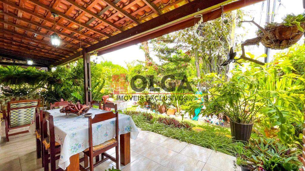 Casa à venda no bairro Santana: 