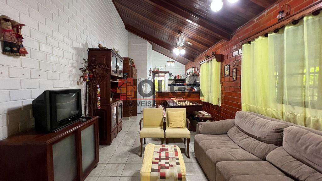 Casa à venda no bairro Santana: 