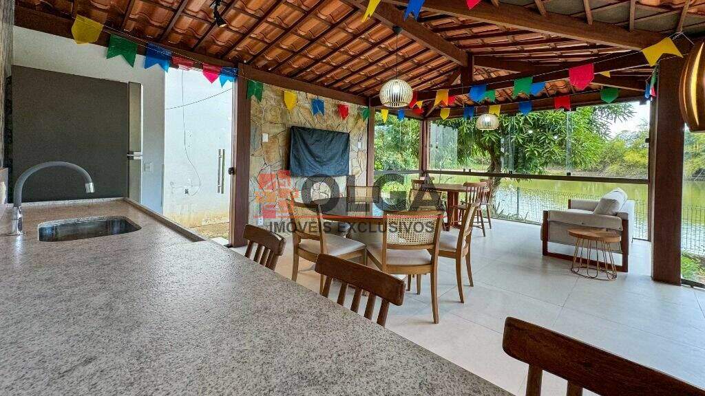 Casa à venda no bairro Alpes Suiços: 
