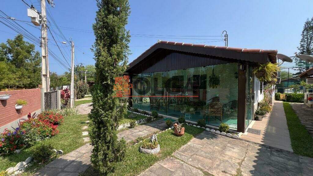 Casa à venda no bairro Santana: 