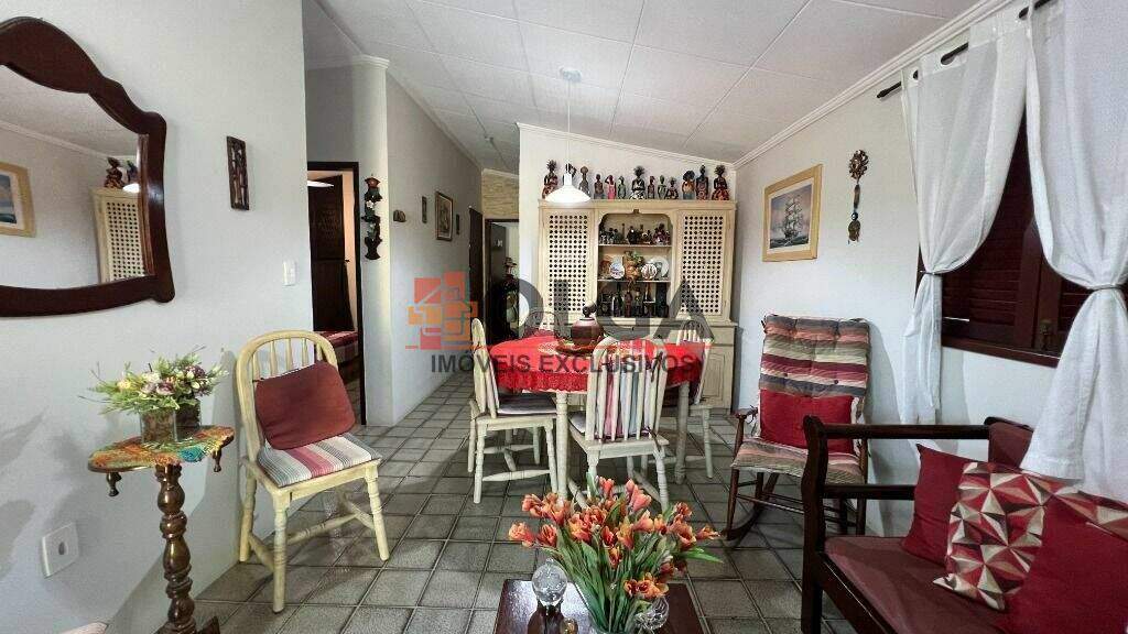 Casa à venda no bairro Santana: 