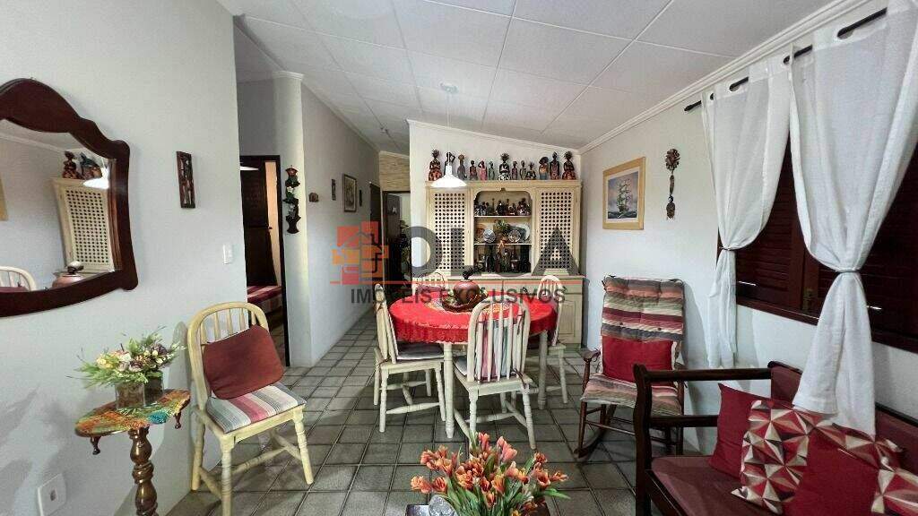 Casa à venda no bairro Santana: 