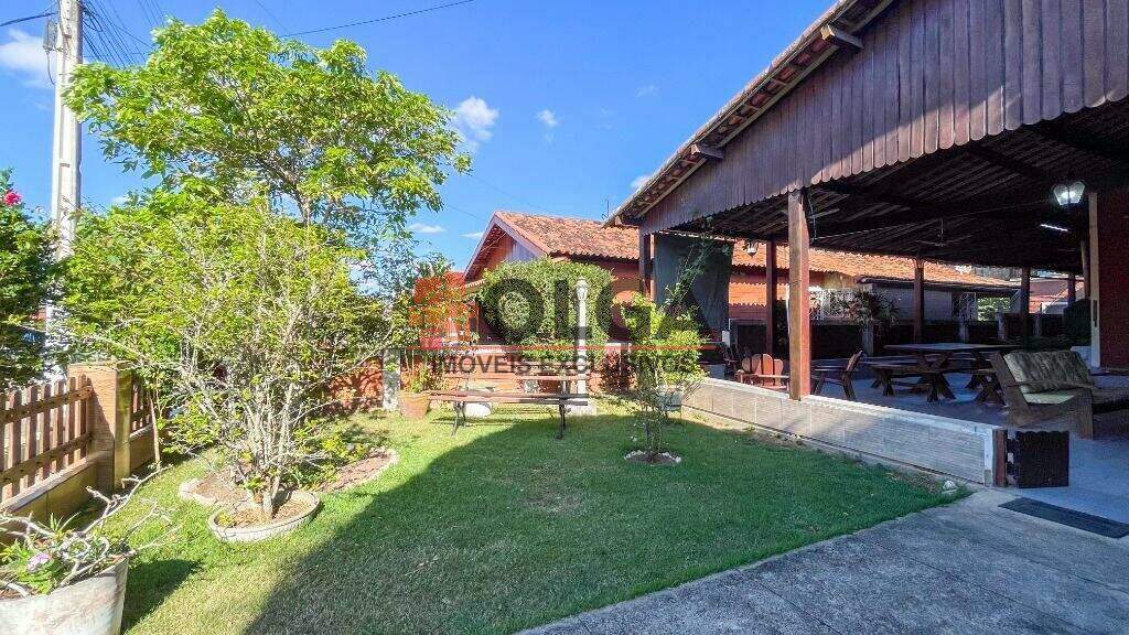Casa à venda no bairro Santana: 
