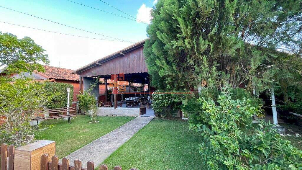 Casa à venda no bairro Santana: 