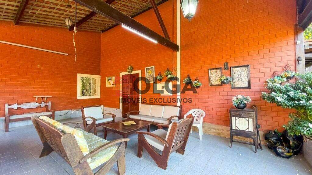 Casa à venda no bairro Santana: 