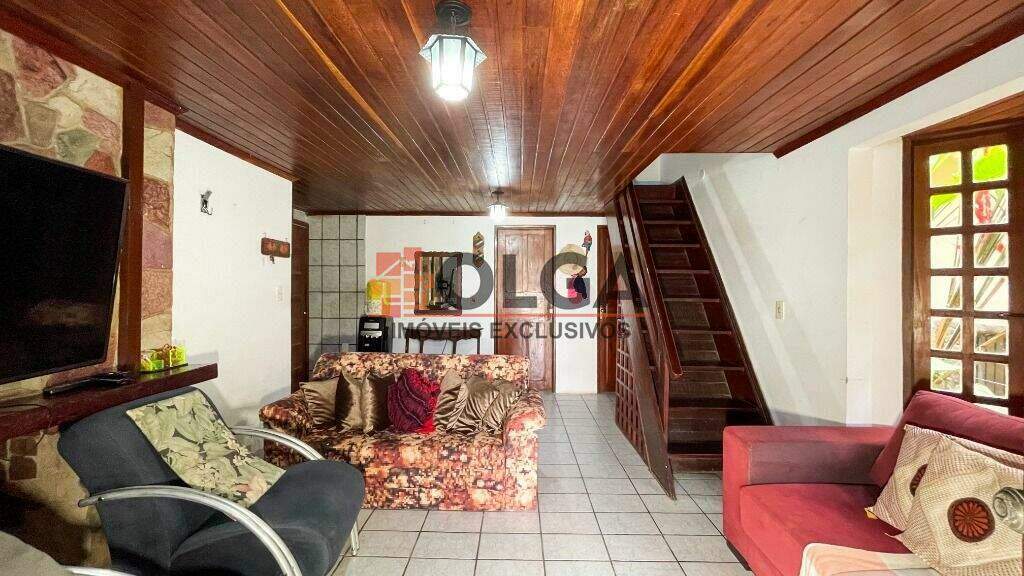 Casa à venda no bairro Santana: 