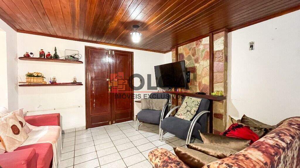 Casa à venda no bairro Santana: 