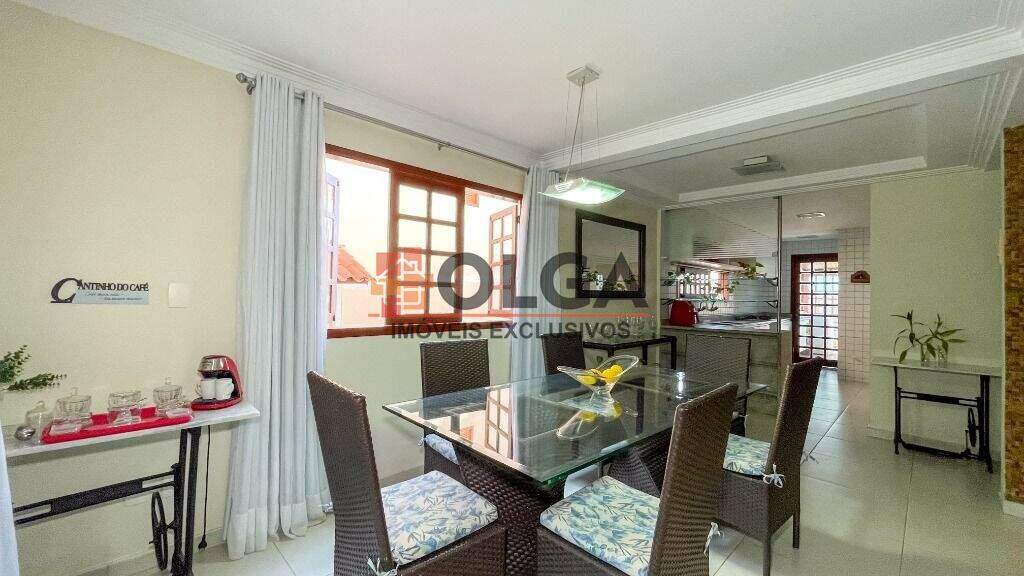 Casa à venda no bairro Santana: 