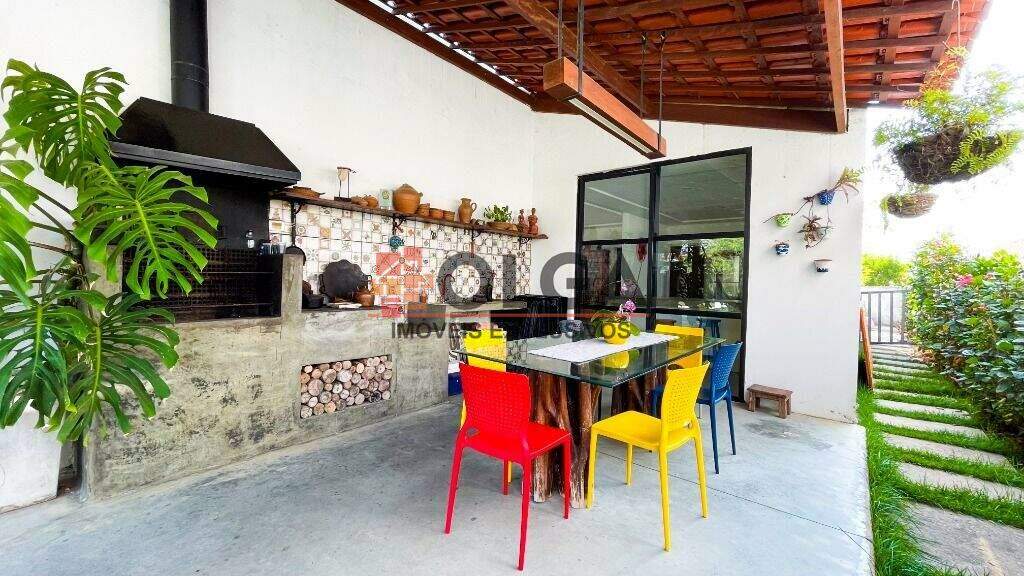 Casa à venda no bairro Alpes Suiços: 