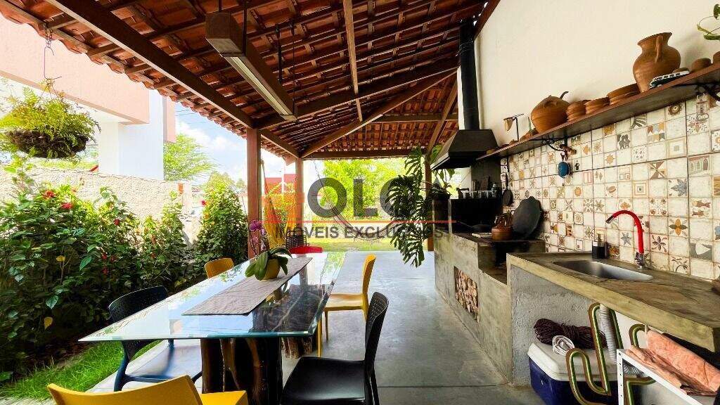 Casa à venda no bairro Alpes Suiços: 