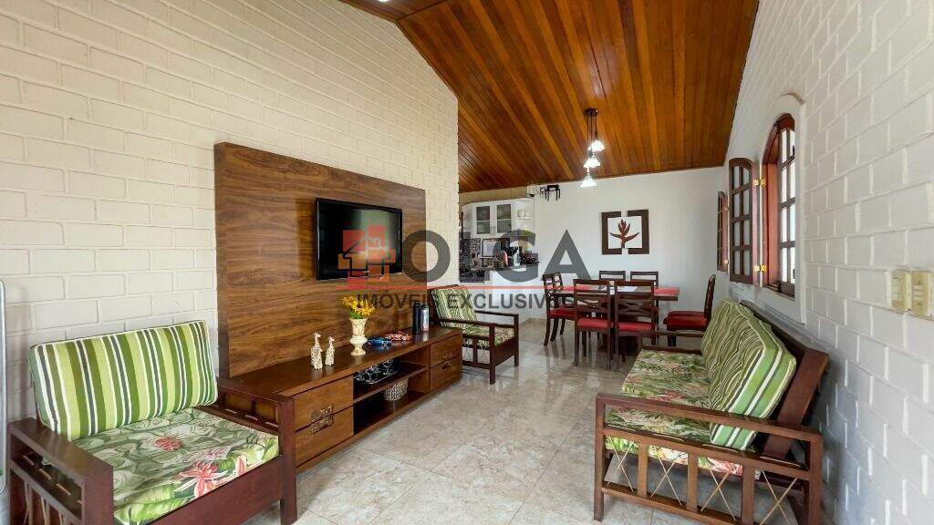 Casa à venda no bairro Santana: 