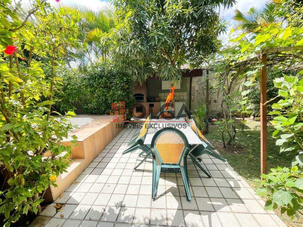 Casa à venda no bairro Santana: 