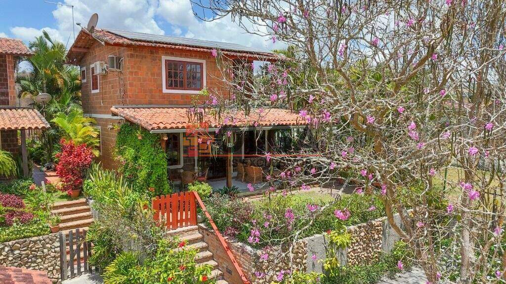 Casa à venda no bairro Santana: 