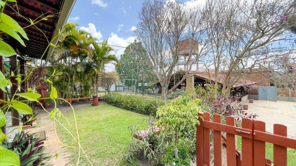 Casa à venda no bairro Santana: 