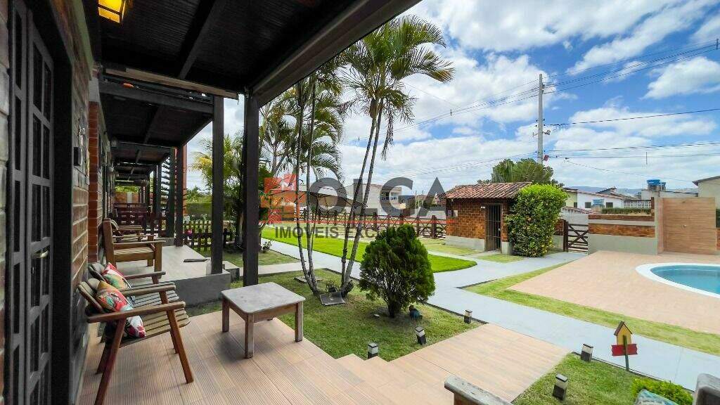 Casa à venda no bairro Santana: 