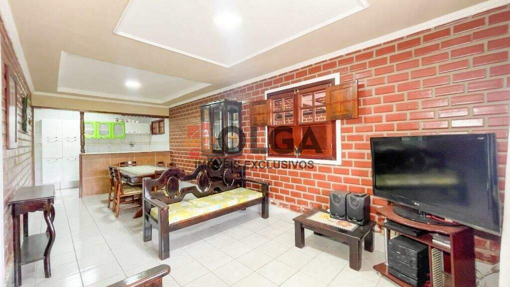 Casa à venda no bairro Santana: 