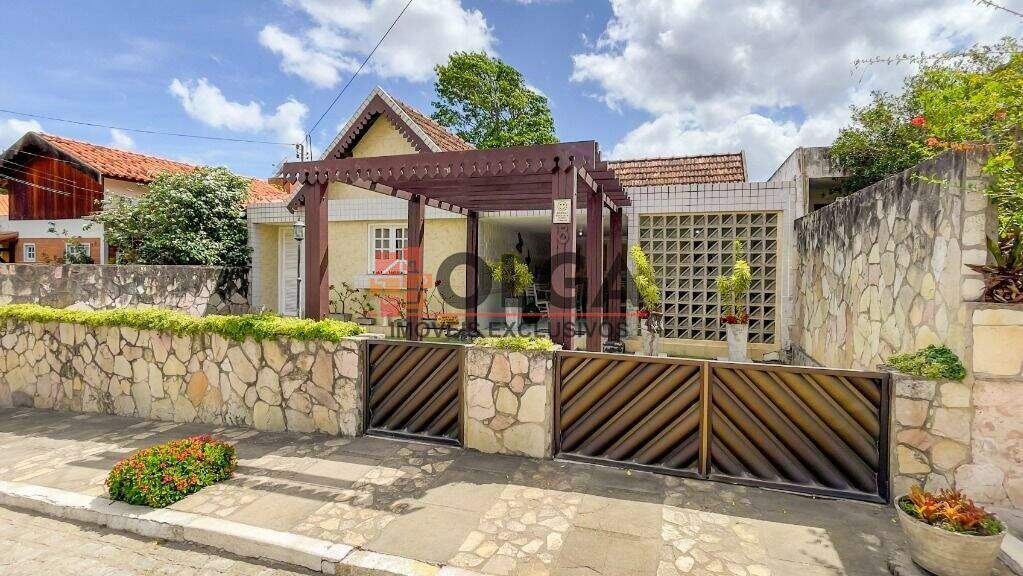 Casa à venda no bairro Alpes Suiços: 