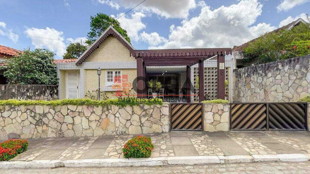 Casa à venda no bairro Alpes Suiços: 