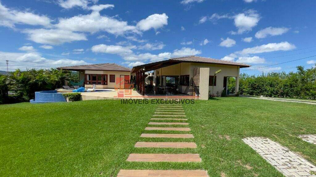 Casa à venda no bairro Santana: 