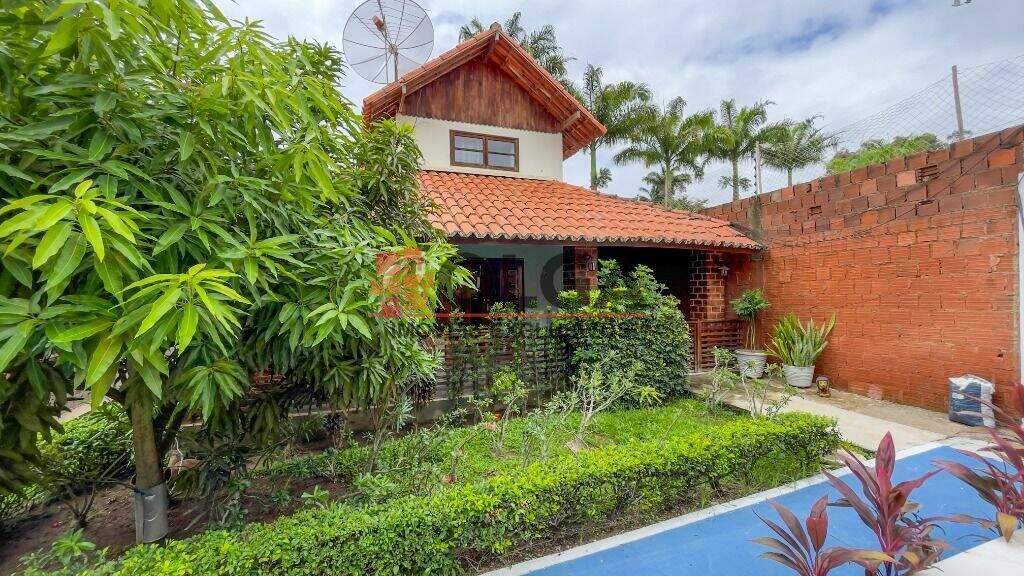 Casa à venda no bairro Santana: 