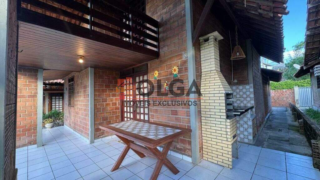 Casa à venda no bairro Santana: 