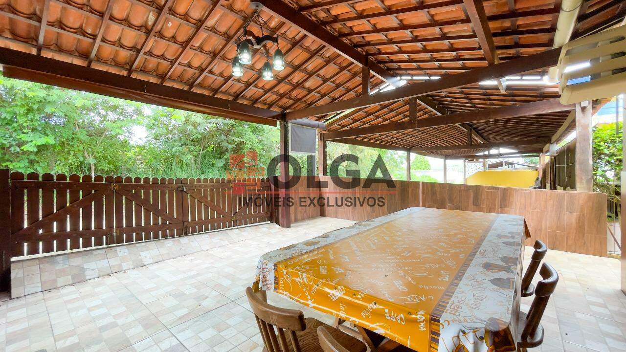 Casa à venda no bairro Santana: 