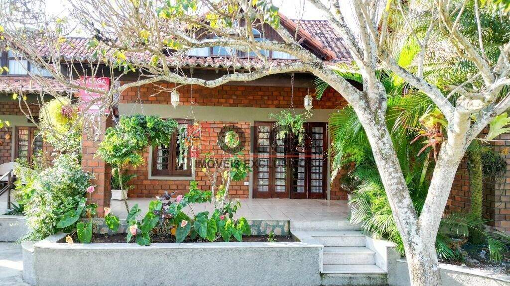 Casa à venda no bairro Santana: 