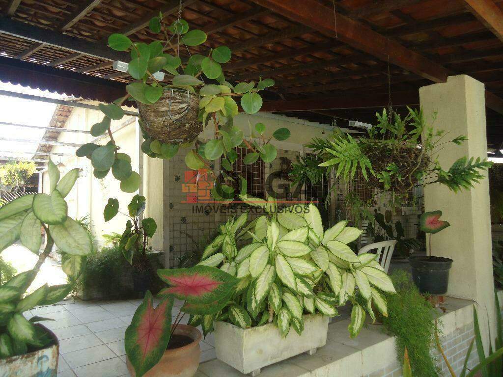 Casa à venda no bairro Santana: 