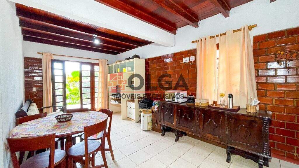 Casa à venda no bairro Alpes Suiços: 