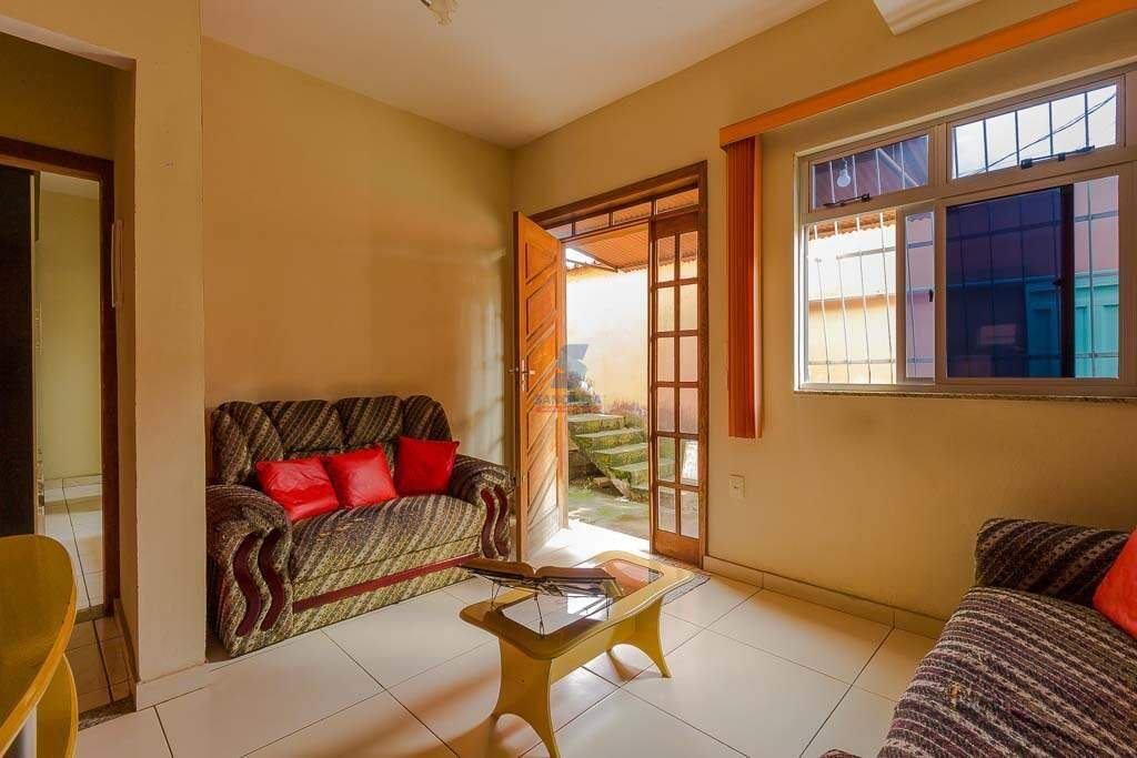 Casa à venda no Santa Cruz Industrial: 