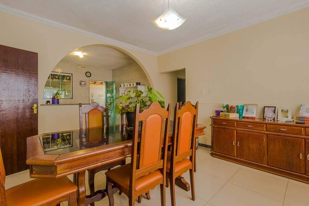 Casa à venda no Tropical: 