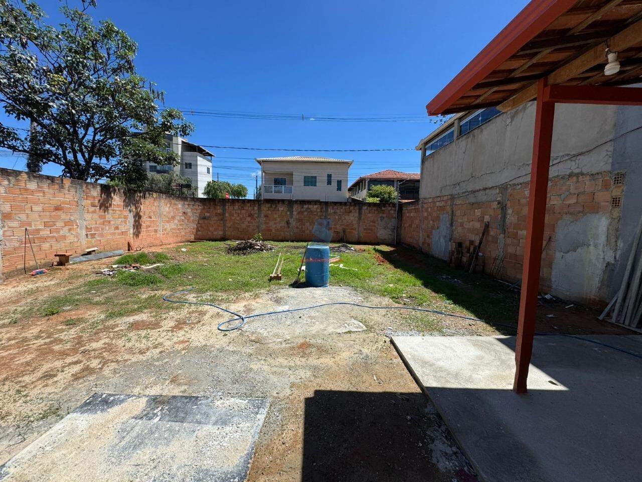 Lote / Área / Terreno para aluguel no Sapucaia II: 