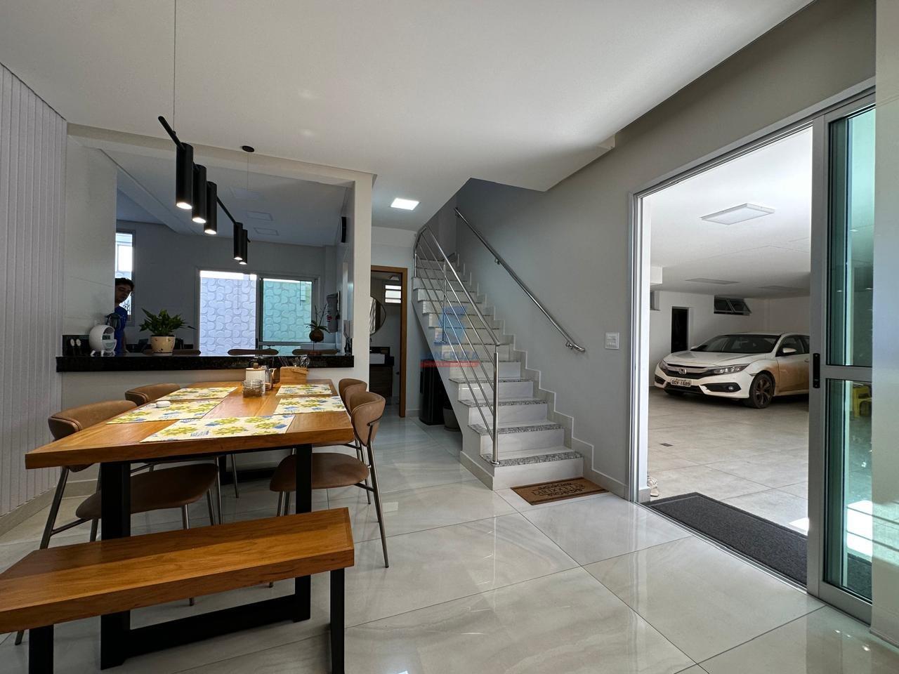 Casa de condomínio à venda no Centro: 