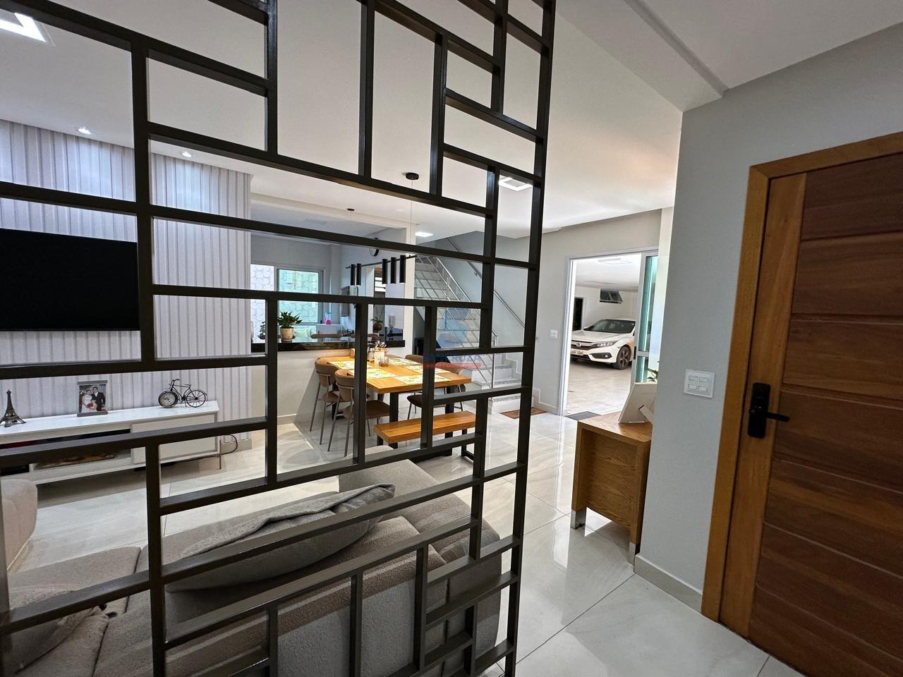 Casa de condomínio à venda no Centro: 